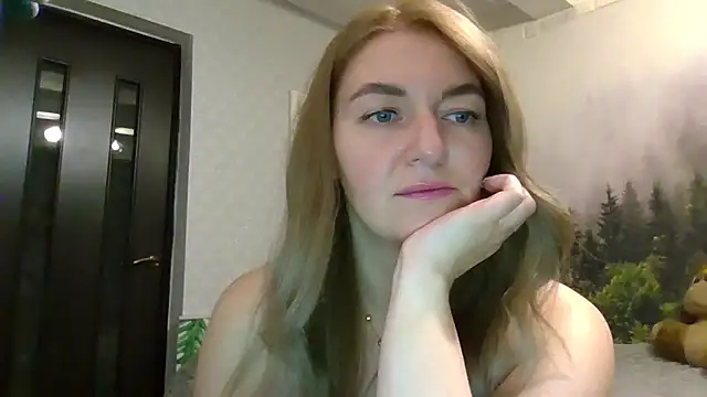 Snapshot of CandyOLimeX chatting on 12/21/25, 09:22 CandyOLimeX online show from 12/21/25, 09:22