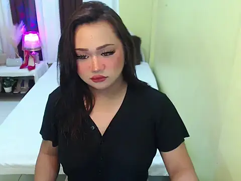 Snapshot of XxgiganticoliviacummerxX chatting on 12/17/25, 02:50 XxgiganticoliviacummerxX online show from 12/17/25, 02:50