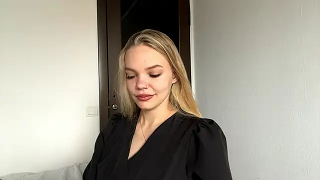 Snapshot of SweetAmelia69 chatting on 11/07/25, 05:40 SweetAmelia69 online show from 11/07/25, 05:40