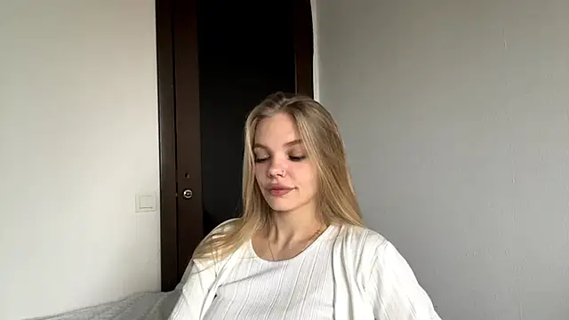 Snapshot of SweetAmelia69 chatting on 11/22/25, 05:39 SweetAmelia69 online show from 11/22/25, 05:39