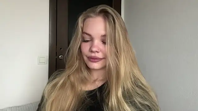 Snapshot of SweetAmelia69 chatting on 11/27/25, 05:42 SweetAmelia69 online show from 11/27/25, 05:42