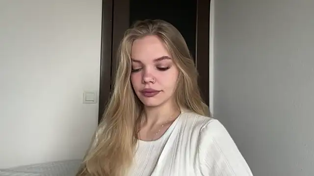 Snapshot of SweetAmelia69 chatting on 11/28/25, 05:43 SweetAmelia69 online show from 11/28/25, 05:43