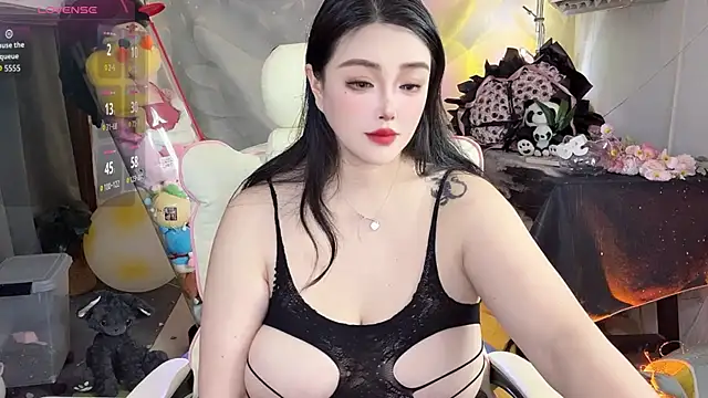 Snapshot of Yahoo-666 chatting on 11/25/25, 05:13 Yahoo-666 online show from 11/25/25, 05:13