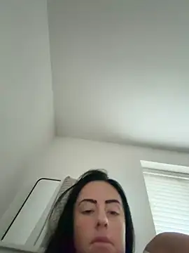 Snapshot of Bethrae25 chatting on 06/16/26, 07:27 Bethrae25 online show from 06/16/26, 07:27