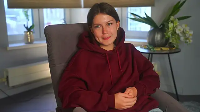 TereseHoltorf online show from 11/02/25, 04:15