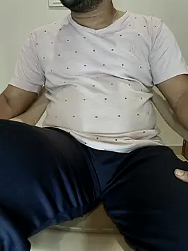 Snapshot of funnyboy_069 chatting on 12/18/25, 06:14 funnyboy 069 online show from 12/18/25, 06:14