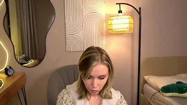 Mini Ashley online show from 11/03/25, 03:24