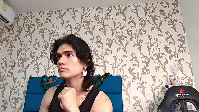 Snapshot of James_Morrisonm chatting on 12/15/25, 08:13 James Morrisonm online show from 12/15/25, 08:13