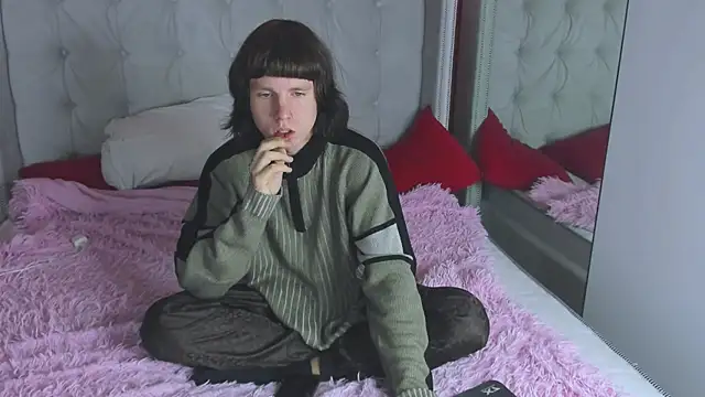 Snapshot of CutieKai_ chatting on 11/04/25, 10:42 CutieKai online show from 11/04/25, 10:42