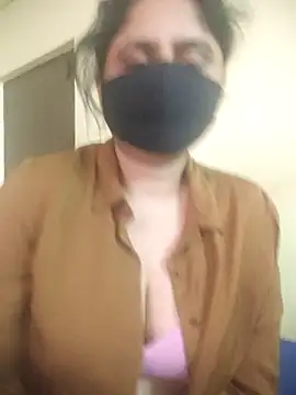 Snapshot of mouni499 chatting on 03/08/26, 05:39 mouni499 online show from 03/08/26, 05:39