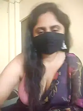 Snapshot of mouni499 chatting on 03/10/26, 04:56 mouni499 online show from 03/10/26, 04:56