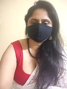 Snapshot of mouni499 chatting on 03/16/26, 03:16 mouni499 online show from 03/16/26, 03:16