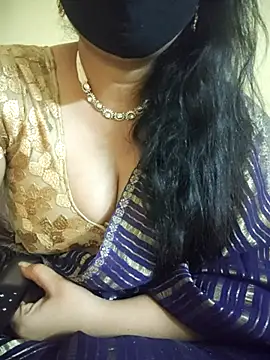 Snapshot of mouni499 chatting on 04/07/26, 03:34 mouni499 online show from 04/07/26, 03:34