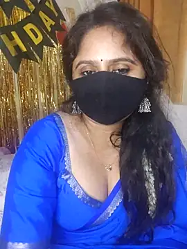 Snapshot of mouni499 chatting on 06/14/26, 08:22 mouni499 online show from 06/14/26, 08:22