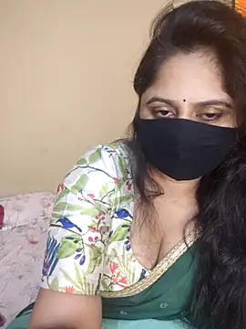 Snapshot of mouni499 chatting on 06/16/26, 07:33 mouni499 online show from 06/16/26, 07:33