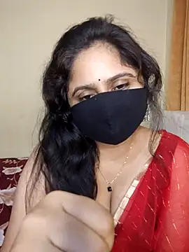 Snapshot of mouni499 chatting on 06/26/26, 04:00 mouni499 online show from 06/26/26, 04:00