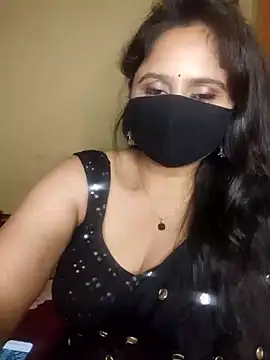 Snapshot of mouni499 chatting on 06/27/26, 04:01 mouni499 online show from 06/27/26, 04:01