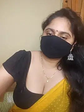 Snapshot of mouni499 chatting on 07/09/26, 02:21 mouni499 online show from 07/09/26, 02:21