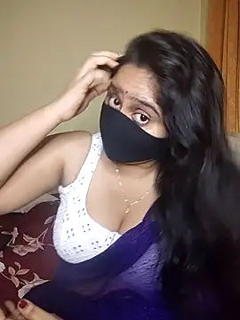 Snapshot of mouni499 chatting on 07/13/26, 05:27 mouni499 online show from 07/13/26, 05:27