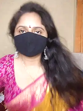 Snapshot of mouni499 chatting on 07/14/26, 12:55 mouni499 online show from 07/14/26, 12:55