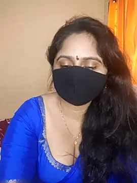 Snapshot of mouni499 chatting on 07/15/26, 10:20 mouni499 online show from 07/15/26, 10:20