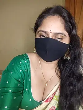 Snapshot of mouni499 chatting on 07/17/26, 02:24 mouni499 online show from 07/17/26, 02:24