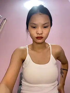 lung-linh online show from 11/28/25, 08:06