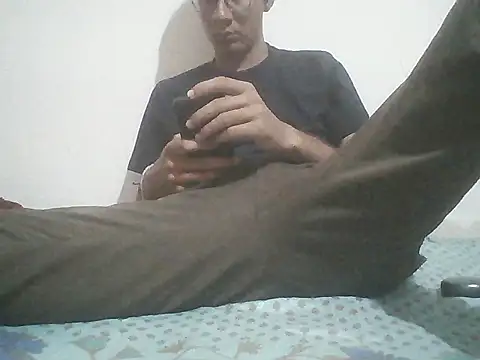 Snapshot of Bull_Dick_69 chatting on 03/30/26, 07:15 Bull Dick 69 online show from 03/30/26, 07:15
