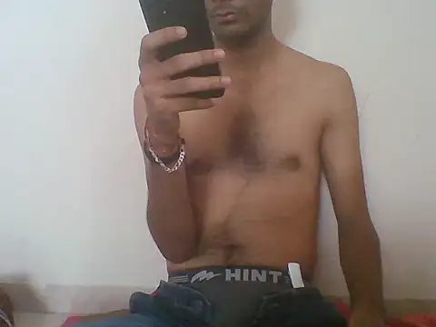 Snapshot of Bull_Dick_69 chatting on 04/29/26, 05:44 Bull Dick 69 online show from 04/29/26, 05:44