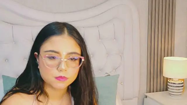 ScarlettPetrova online show from 04/15/26, 12:56