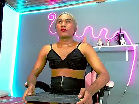 Snapshot of yara_69 chatting on 11/04/25, 07:13 yara 69 online show from 11/04/25, 07:13