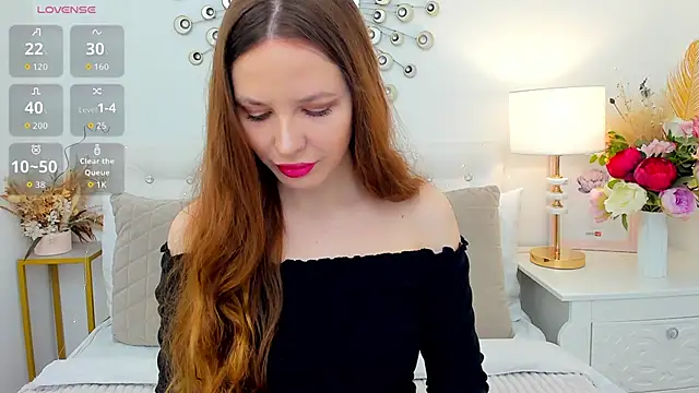 Snapshot of MonaRicci chatting on 04/19/26, 05:18 MonaRicci online show from 04/19/26, 05:18