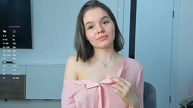 Snapshot of Xo_Laura chatting on 04/03/26, 05:00 Xo Laura online show from 04/03/26, 05:00