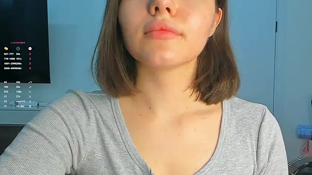 Snapshot of Xo_Laura chatting on 04/13/26, 06:13 Xo Laura online show from 04/13/26, 06:13