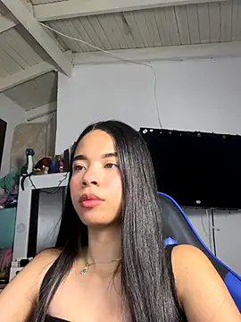 Snapshot of Milleradhara24 chatting on 12/04/25, 11:35 Milleradhara24 online show from 12/04/25, 11:35