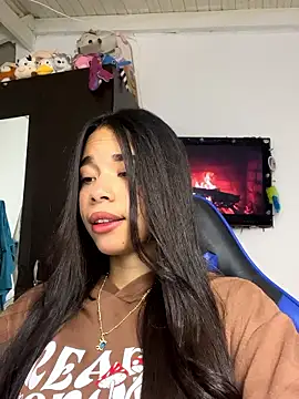 Snapshot of Milleradhara24 chatting on 01/05/26, 11:30 Milleradhara24 online show from 01/05/26, 11:30