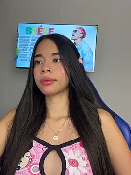 Snapshot of Milleradhara24 chatting on 01/14/26, 11:31 Milleradhara24 online show from 01/14/26, 11:31