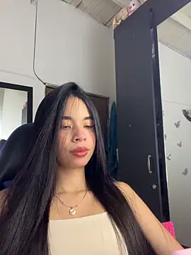 Snapshot of Milleradhara24 chatting on 02/06/26, 01:21 Milleradhara24 online show from 02/06/26, 01:21