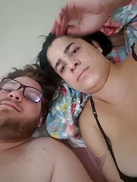 Snapshot of Purple_Mario chatting on 04/26/26, 04:04 Purple Mario online show from 04/26/26, 04:04