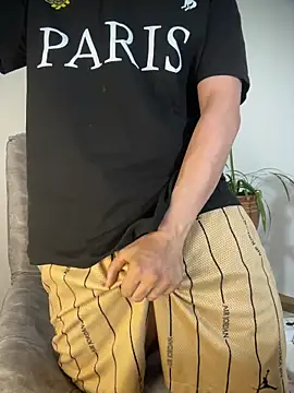 Snapshot of Nick_orion chatting on 11/22/25, 11:04 Nick orion online show from 11/22/25, 11:04