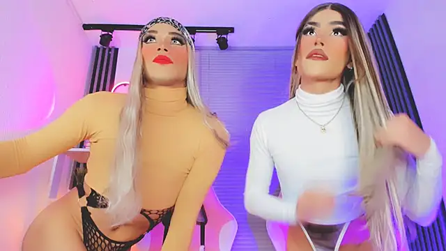 Snapshot of HallieAnnie chatting on 11/22/25, 03:05 HallieAnnie online show from 11/22/25, 03:05