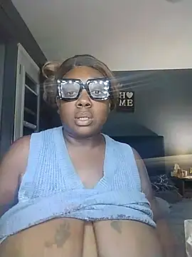 Snapshot of BiancaClarkson chatting on 11/11/25, 07:19 BiancaClarkson online show from 11/11/25, 07:19