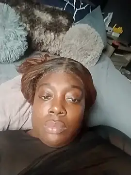 Snapshot of BiancaClarkson chatting on 11/25/25, 05:57 BiancaClarkson online show from 11/25/25, 05:57