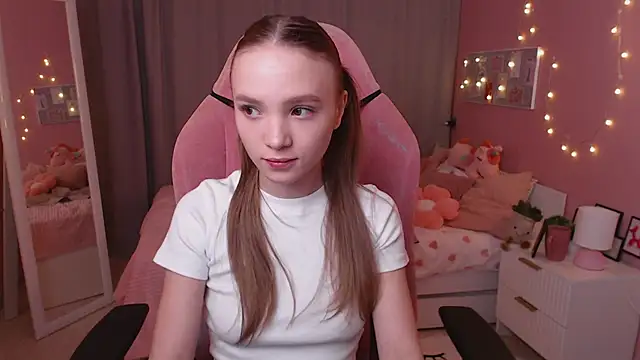 Adria Arjona online show from 01/14/26, 07:36