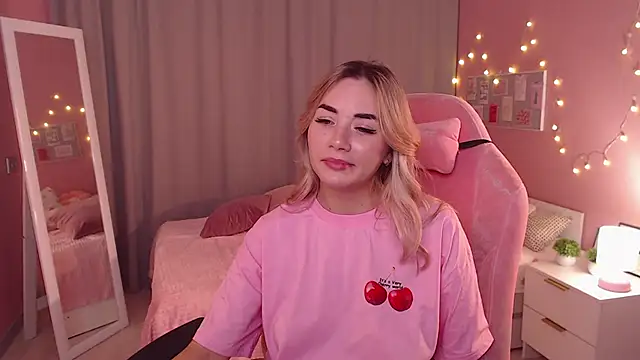 Snapshot of Rosie_Mac chatting on 11/12/25, 01:06 Rosie Mac online show from 11/12/25, 01:06