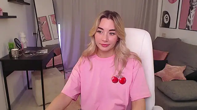 Snapshot of Rosie_Mac chatting on 11/13/25, 01:04 Rosie Mac online show from 11/13/25, 01:04