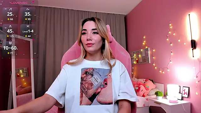 Snapshot of Rosie_Mac chatting on 11/28/25, 01:08 Rosie Mac online show from 11/28/25, 01:08