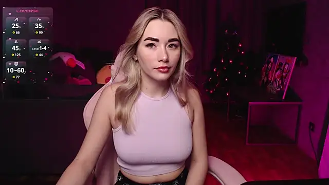 Snapshot of Rosie_Mac chatting on 12/22/25, 01:57 Rosie Mac online show from 12/22/25, 01:57