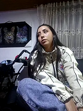 Snapshot of naughtygoddesss_ chatting on 12/20/25, 07:15 naughtygoddesss online show from 12/20/25, 07:15