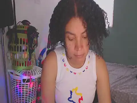 Snapshot of shayna_cute chatting on 07/03/26, 10:27 shayna cute online show from 07/03/26, 10:27